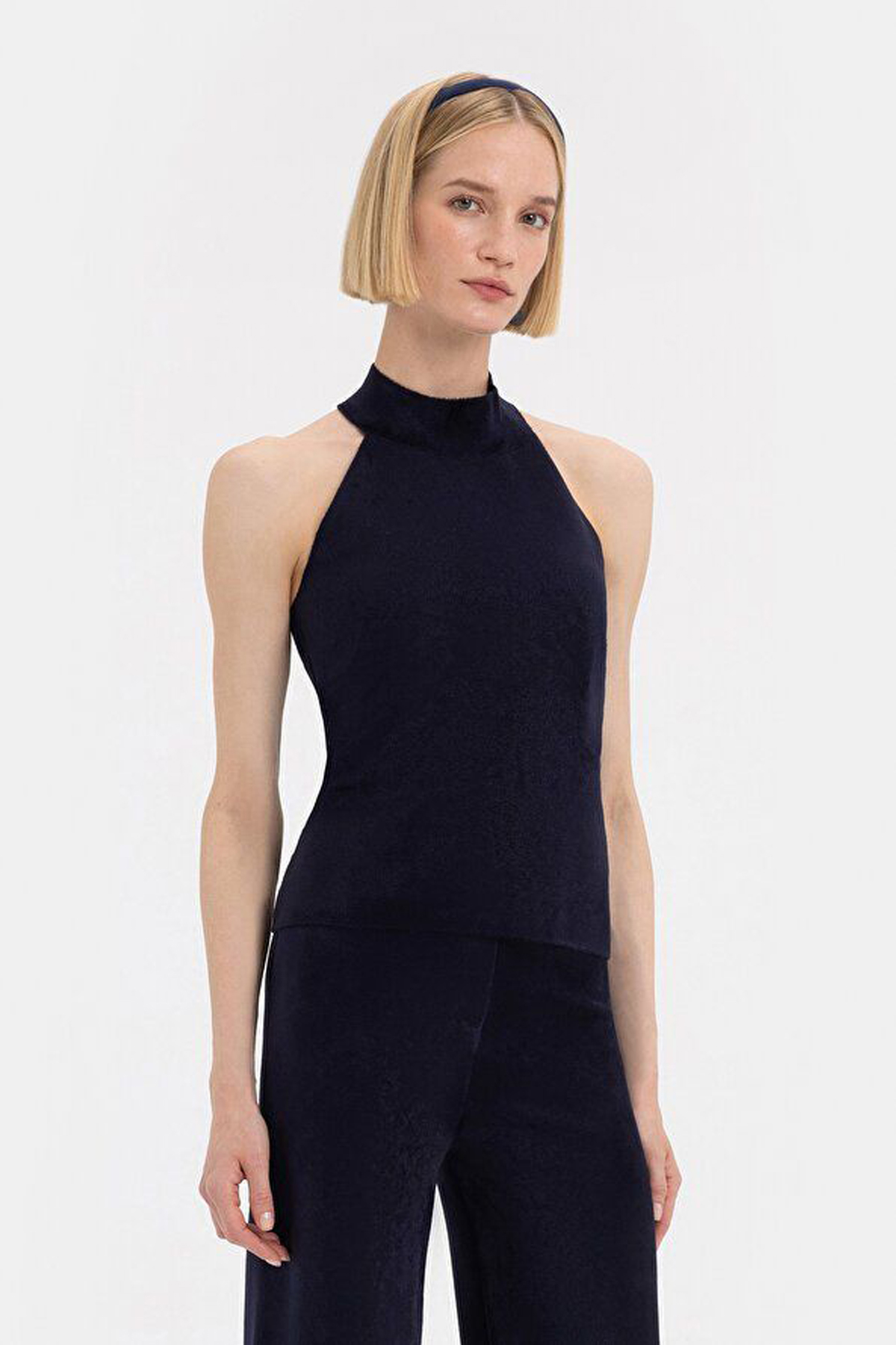 Halter Yaka Kolsuz Bluz